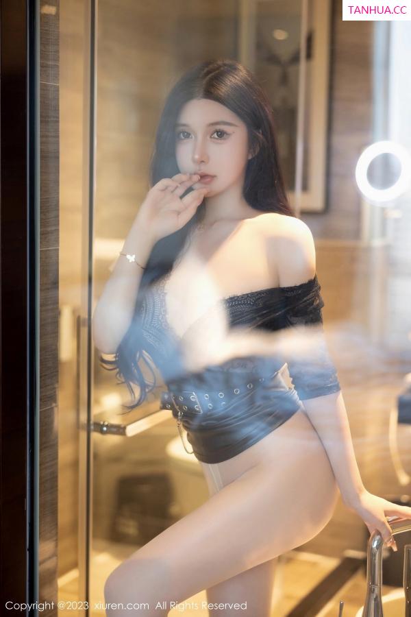   [XiuRen]高清写真图 2023.05.26 No.6810 林珊珊 丝袜美臀第42张图片